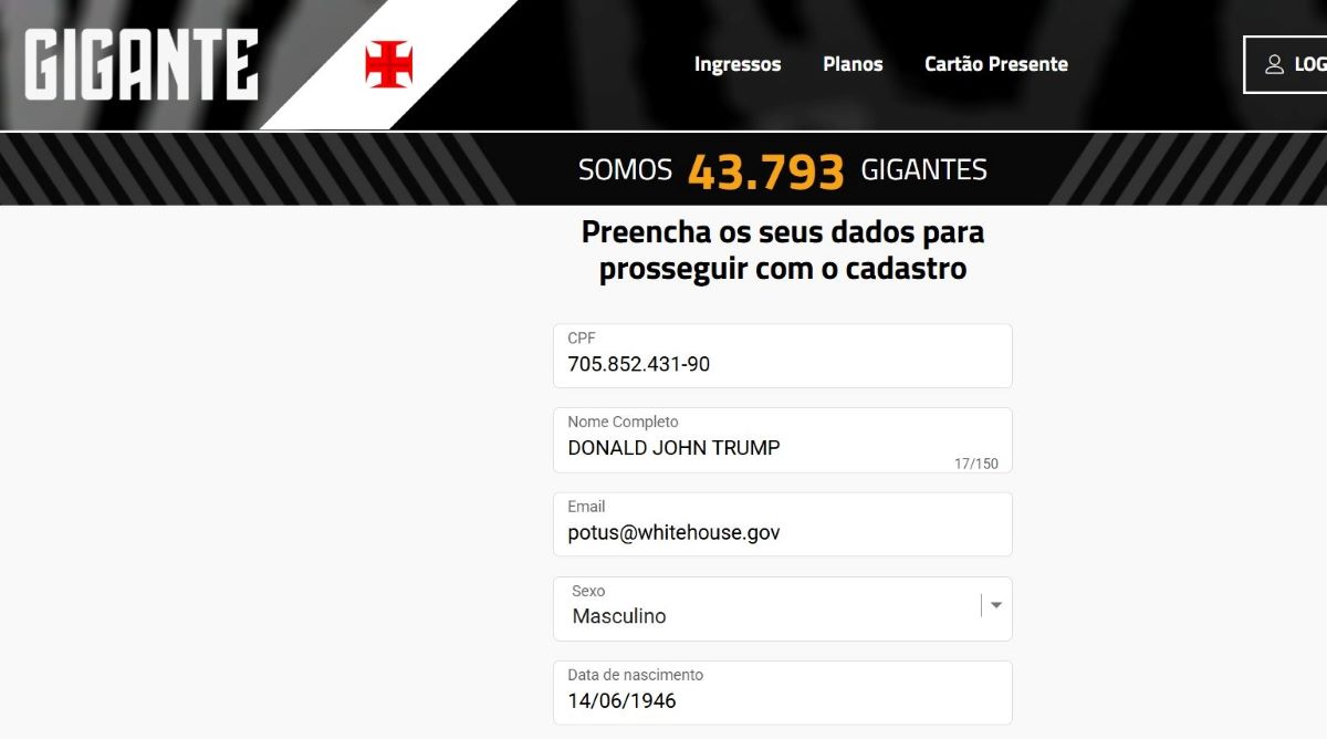 Trump no Vasco? Torcedor tenta cadastrar presidente dos EUA no programa de sócio-torcedor do clube