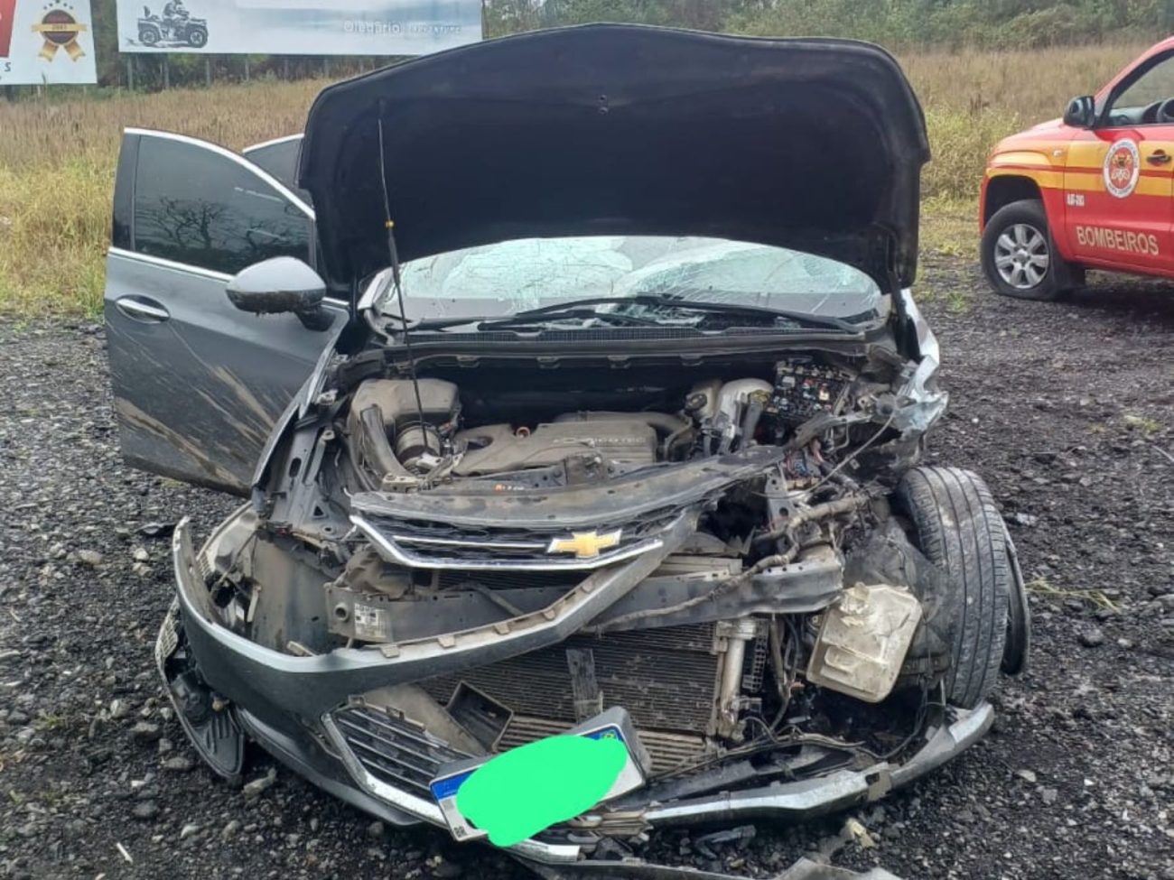 Fuga desastrosa: homem tenta matar mulher, foge pela BR-470 e 'paga caro' em acidente violento