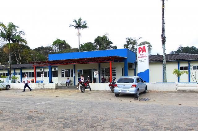 Homem fugiu do PA (Pronto Atendimento) carregando suporte de soro e roubando uma bicicleta que estava no local – Foto: Divulgação/ND