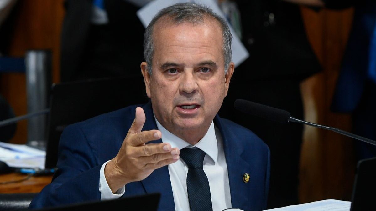 Senador do PL é agredido com ovo durante ato de campanha no Rio Grande do Norte: ‘quebrou o ovo no pescoço’