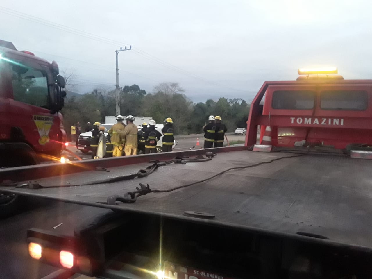 Acidenthe na br-470 mata 1 homem e deixa 5 feridos, inclluindo crianças; Trânsito Ficou bloqueado