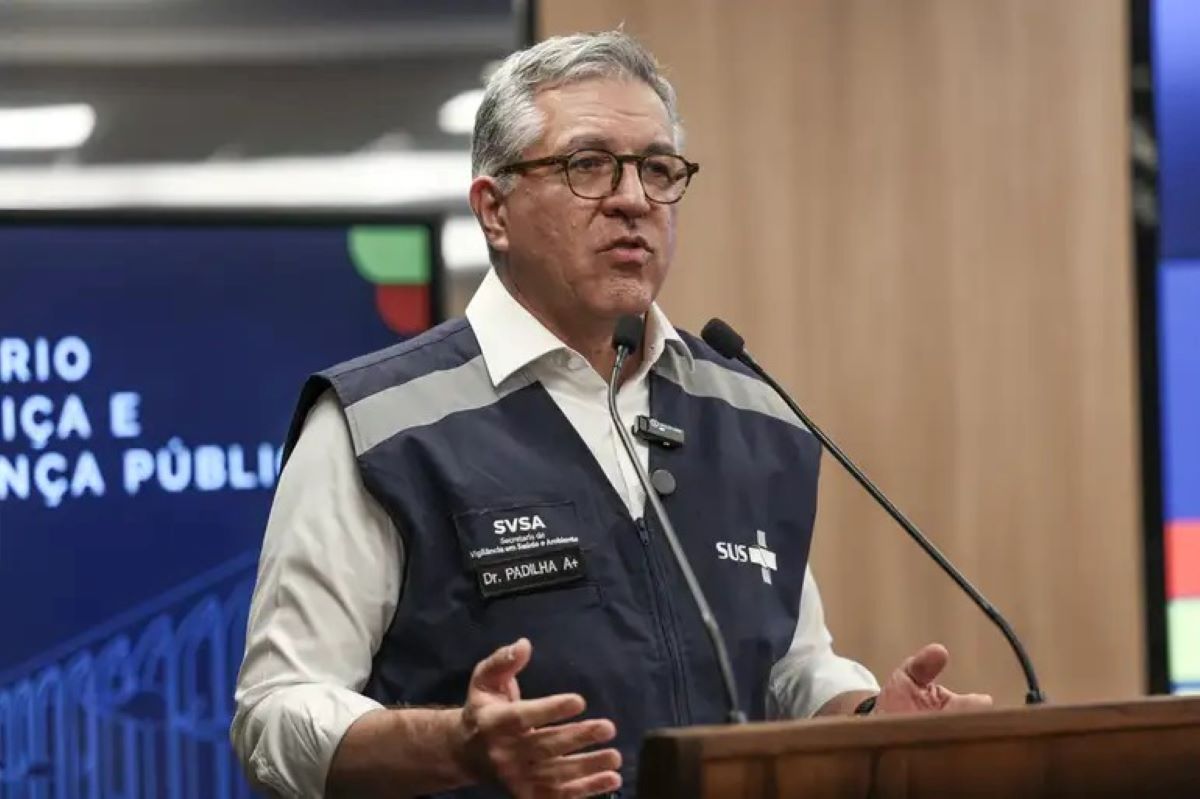 Padilha reage a ataques contra Anvisa: ‘Não bebam detergente para fazer gracinha’