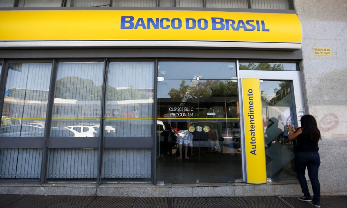 Bancos confirmam suspensão do atendimento presencial nestes 7 feriados de 2026; veja quando