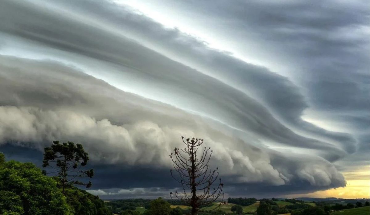 Frente fria aliada ao ciclone extratropical 