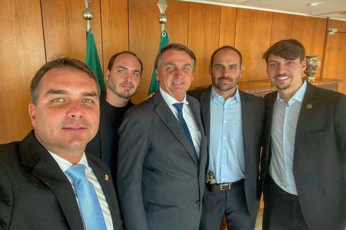 Filhos de Jair Bolsonaro participam do documentário que mostra os bastidores da campanha de 2028Foto: Reprodução/Redes sociais/ND