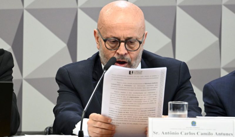 Empresário Antônio Carlos Camilo Antunes, conhecido como Careca do INSS, entregou documentos à CPMI - Edilson Rodrigues/Agência Senado