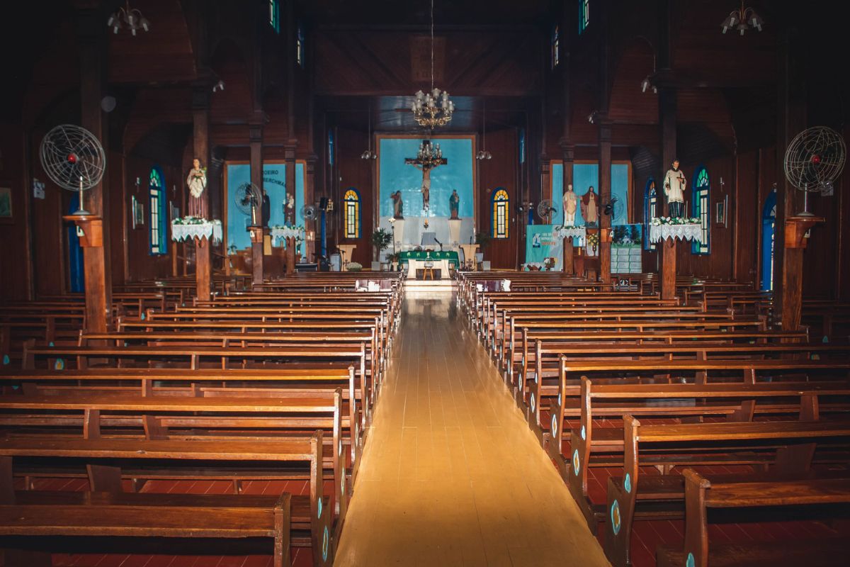 Igreja de madeira construída em 1948 preserva a história dos pioneiros. - Prefeitura de São João do Oeste/ND