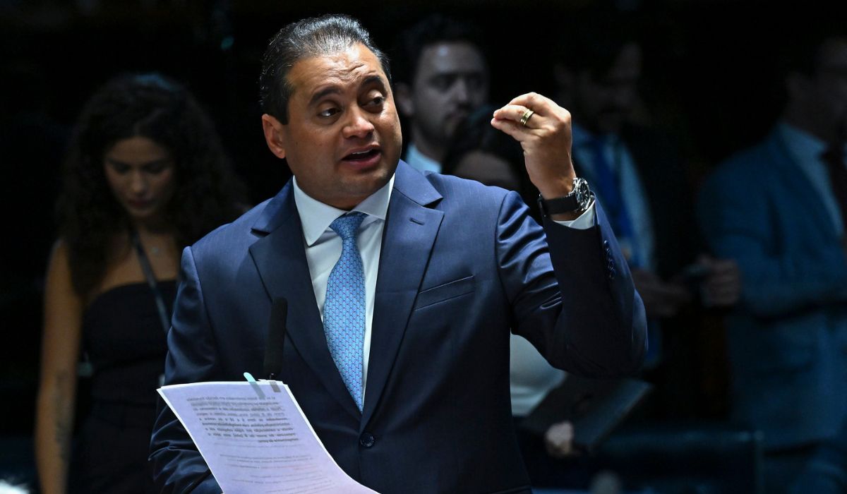 O senador Weverton Rocha (PDT-MA) precisou quitar débitos com a Justiça Eleitoral para ter a candidatura deferida.Foto: Jefferson Rudy/Agência Senado