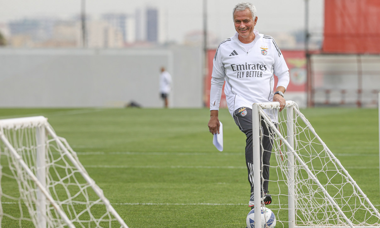 Amazing Pé Esquerdo De Diamante: O Talento De 18 Anos Chamado Por Mourinho Ao Treino Do Benfica Image Art Amazing Pé Esquerdo De Diamante: O Talento De 18 Anos Chamado Por Mourinho Ao Treino Do Benfica Image Art