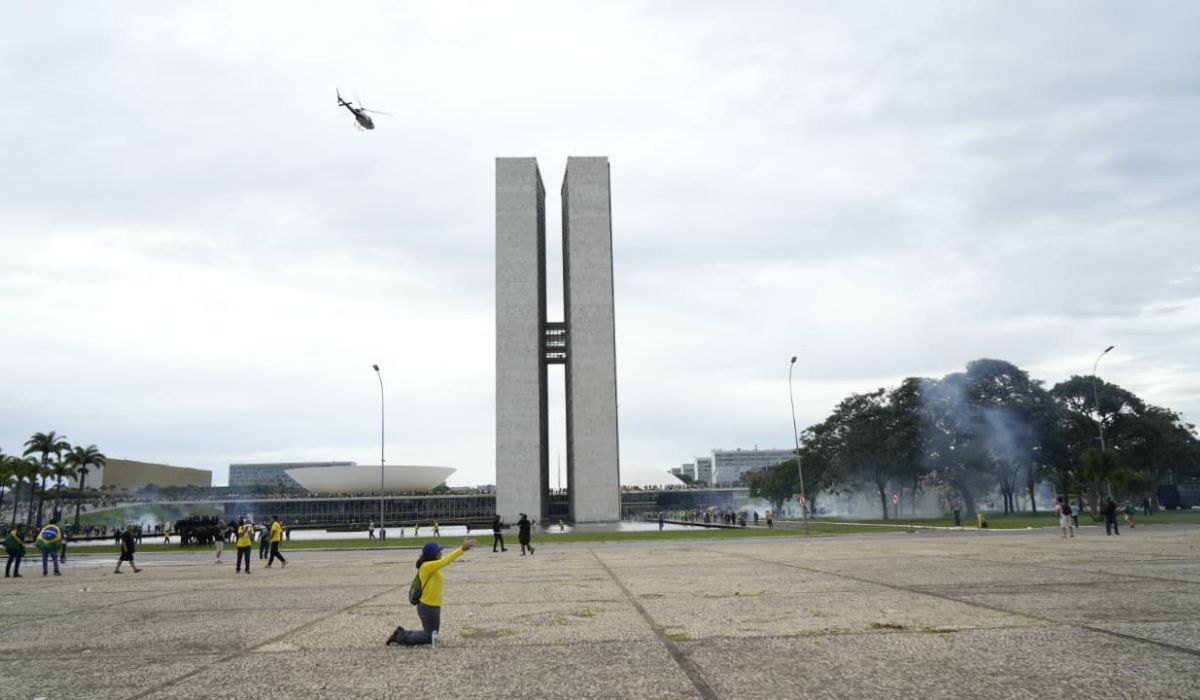 Soluca Bolsonaro soluça muito,mas está esperançoso na anistia