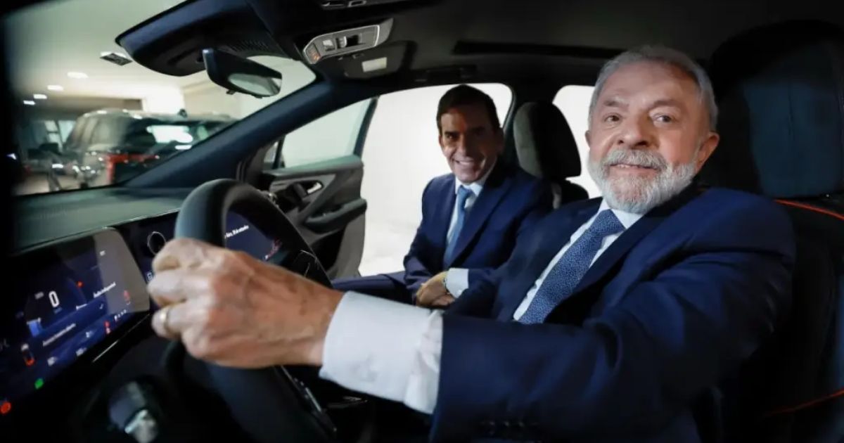 Carros elétricos usados por Lula e Alckmin têm participação de gigante bilionária de SC; entenda o papel da WEG