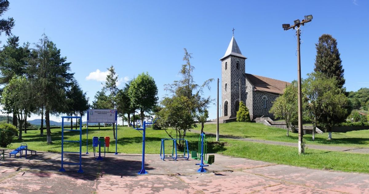 Igreja centenária construída em pedras de basalto - Reprodução/Prefeitura de Porto União/ND