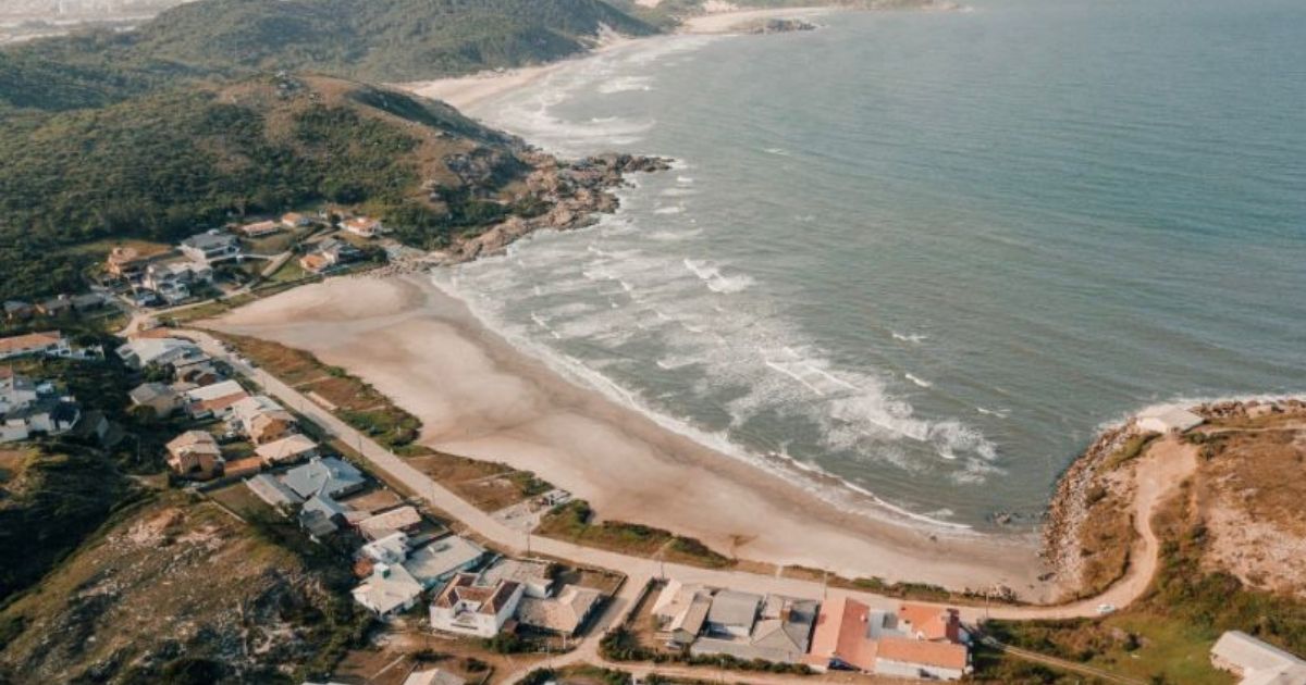 Local oferece diversas opções de atividades para quem deseja passar o dia - Reprodução/Visite Laguna/ND
