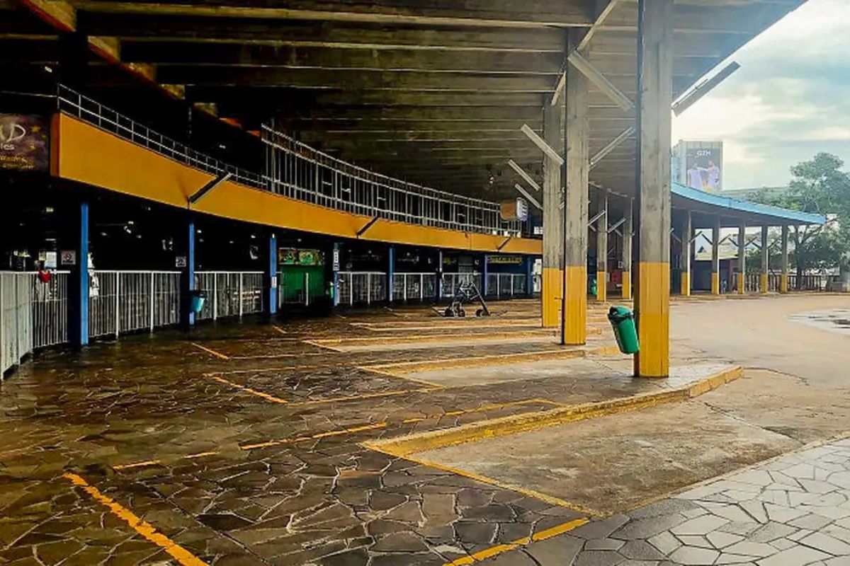 Mala com corpo na rodoviária foi descoberta após funcionários sentirem cheiro forte