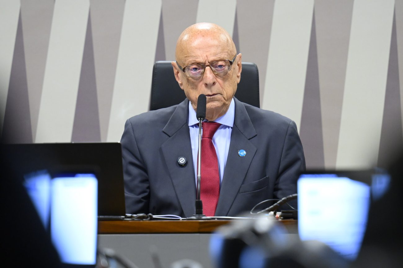 Pais e filhos na política de SC: Espiridião Amin é patriarca de família marcante no estado
