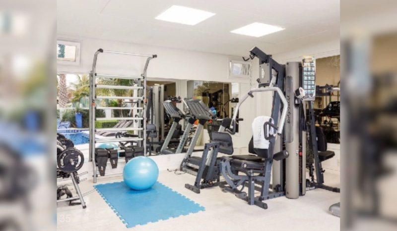 Casa de luxo em Jurerê Internacional tem academia - Reprodução/ND