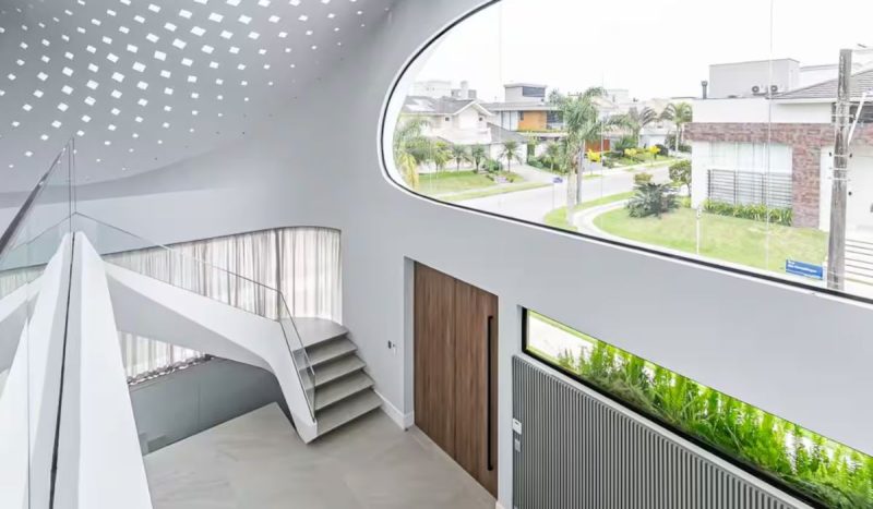 Casa comporta 13 hóspedes divididos em cinco quartos - Reprodução/ND