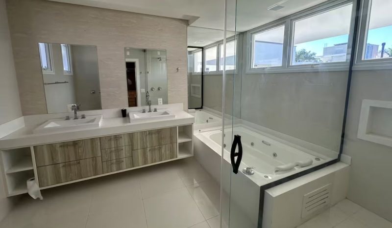 Casa possui nove quartos com 12 camas disponíveis - Reprodução/ND