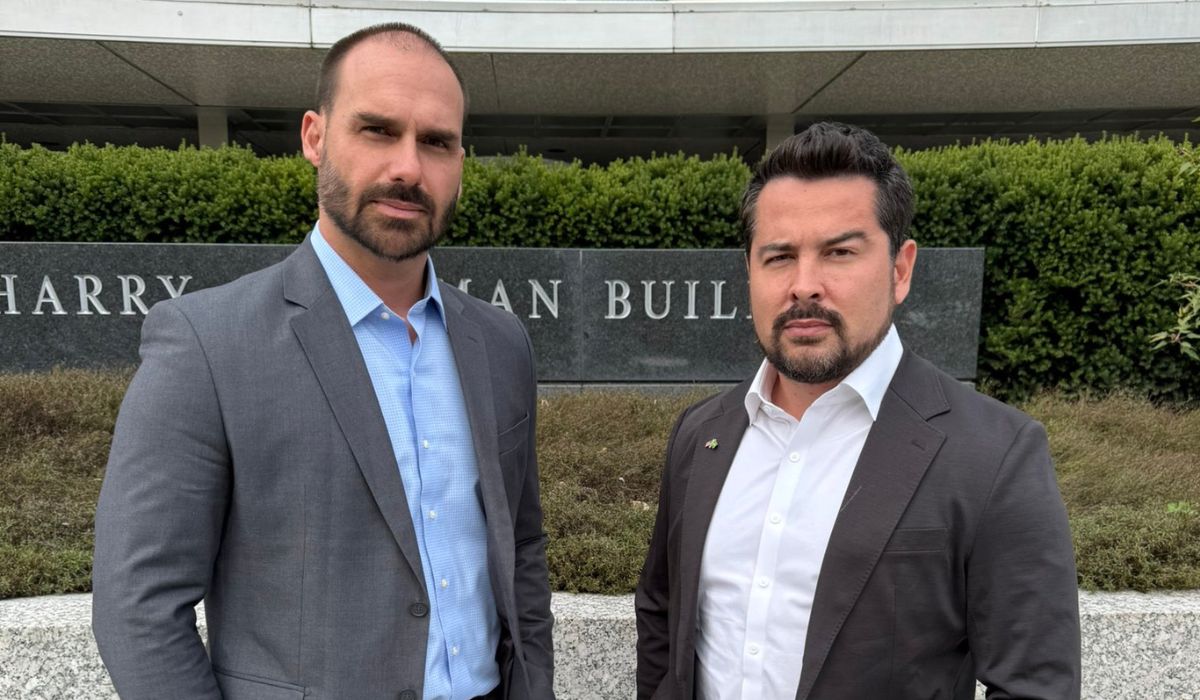 Eduardo Bolsonaro e Paulo Figueiredo são acusados de coação e de tentar prejudicar decisões judiciais no BrasilFoto: @BolsonaroSP/X/ND Mais