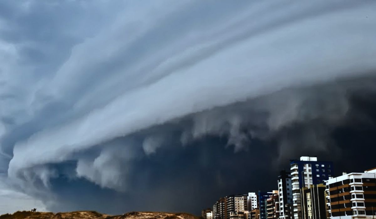 contioutra.com - Ciclone de até 90 km/h ameaça cinco estados no feriado do Dia das Crianças; veja se o seu está na lista