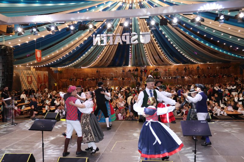 Templo da cultura germânica na Oktoberfest Blumenau recria experiência da festa alemã original - PMB/ND