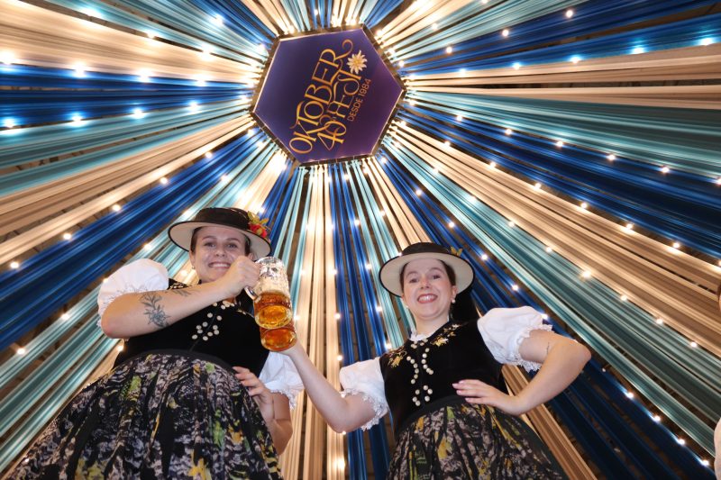 Templo da cultura germânica na Oktoberfest Blumenau recria experiência da festa alemã original - PMB/ND