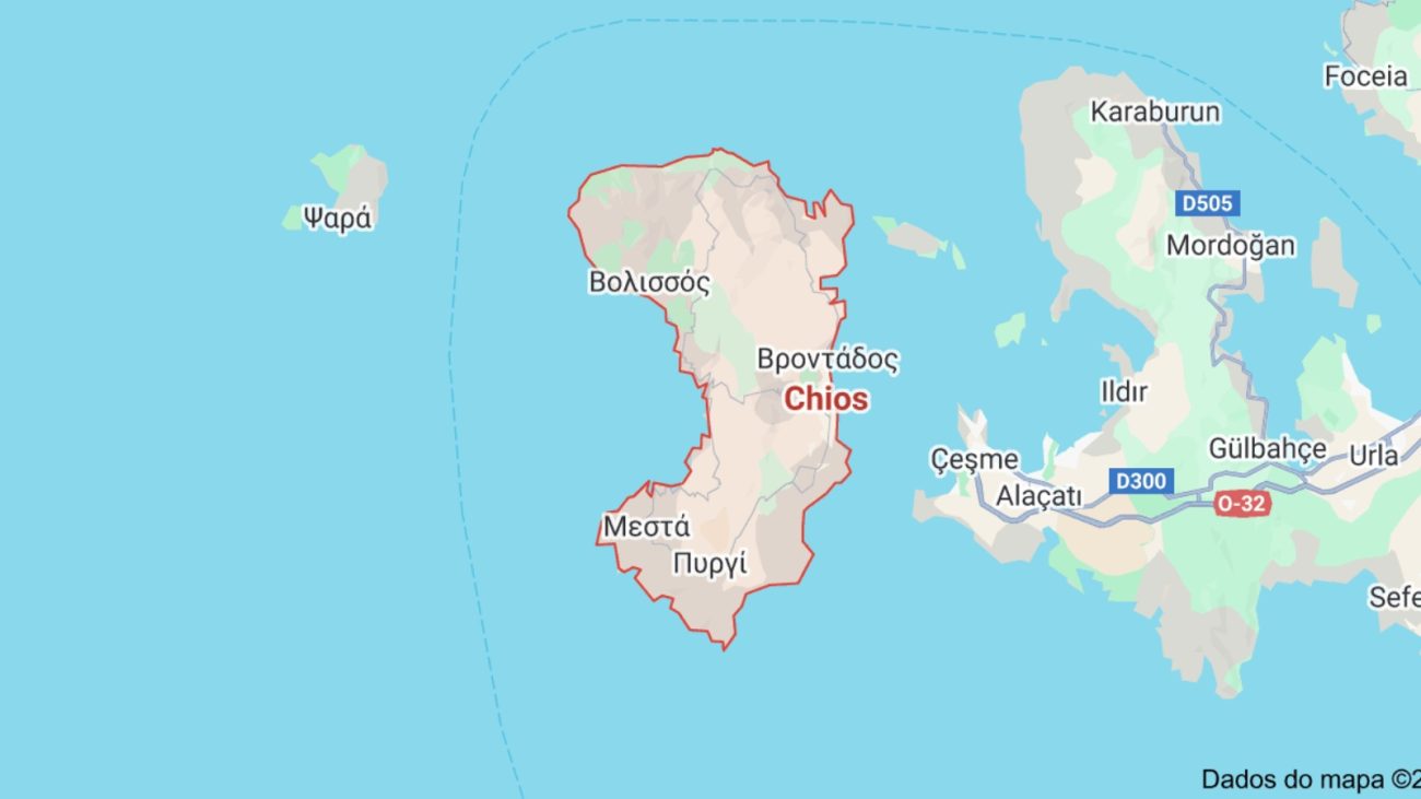 Imagem do mapa de Chios, uma ilha grega localizada no Mar Egeu, com suas principais cidades marcadas, incluindo Chios, Vrontados, Mesta e Pyli.