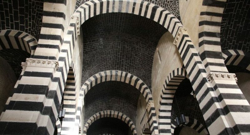 San Pietro di Sorres em Borutta, o grande marco da arquitetura românica - Reprodução/Wikimedia/ND