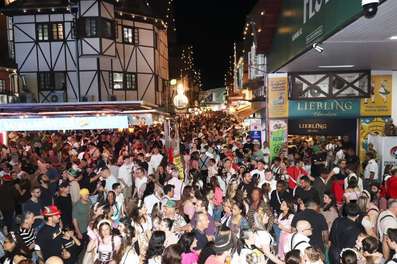 Mais de 81 mil pessoas estiveram no evento nesse sábado (18) - Marcelo Martins/PMB/ND