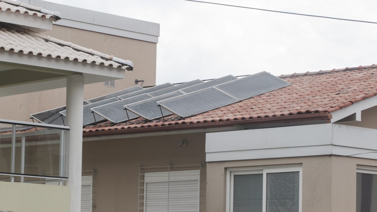 "Usuários Reclamam de Cobrança da Aneel: Empresa Cumpre Regulamentação, Mas Gera Descontentamento" Imagem ilustrativa de "Usuários Reclamam de Cobrança da Aneel: Empresa Cumpre Regulamentação, Mas Gera Descontentamento"