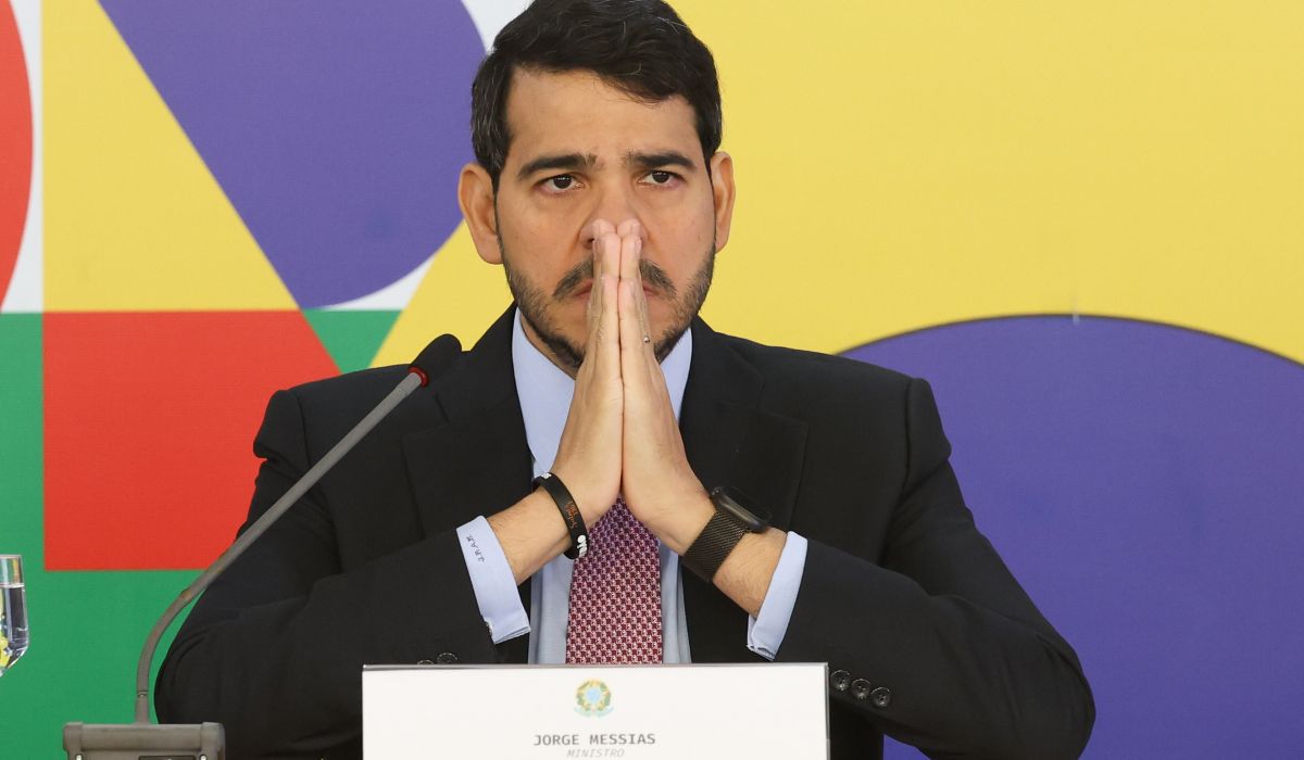 Impeachment de ministros do STF: Advogado-geral da União, Jorge Messias, indicado de Lula para uma vaga no STF se manifesta contrário a decisão de Gilmar Mendes que restringe a legitimidade no pedido de impeachment de ministros da Suprema Corte à PGR.