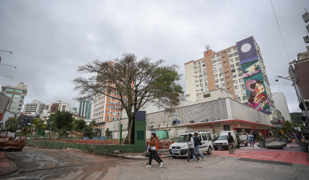 Nova concessionária da praça Pio 12 vai pagar aluguel a Florianópolis