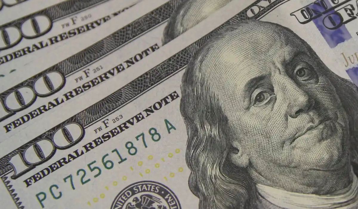 Investir fora do país não deve ser entendido como aposta na valorização do dólar, segundo especialistaFoto: Valter Campanato/Agência Brasil