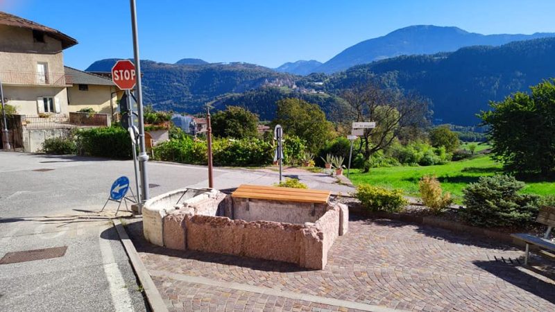 Fornace tem ruas estreitas, construções de pedra, igrejas centenárias e uma vida comunitária marcada pela tranquilidade e pela convivência próxima entre os habitantes. - Reprodução/Comune di Fornace/ND Mais