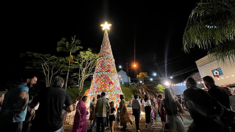Inauguração da maior árvore de Natal de crochê do Brasil - Brenda Bittencourt/ND Mais