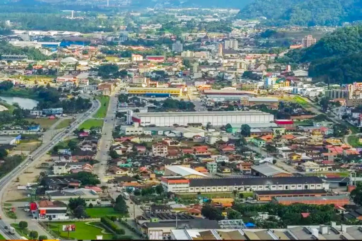 Rio que abastece a cidade de Guaramirim apresenta ponto de poluição