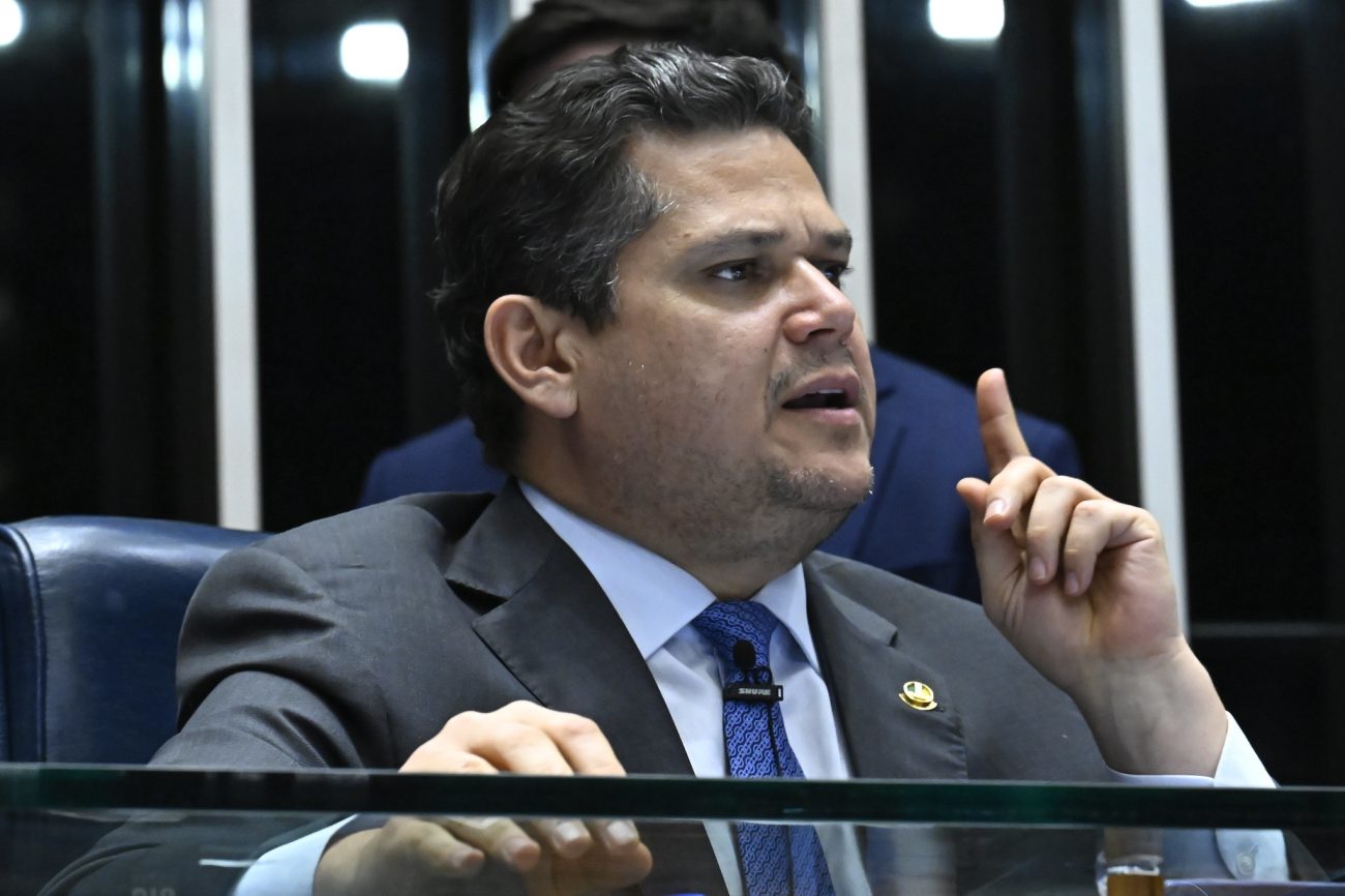 Alcolumbre coloca "pauta-bomba" em votação após Lula contrariar Senado e indicar Messias ao STF
