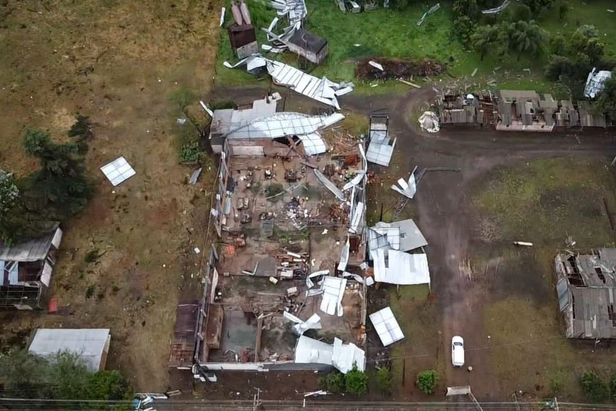 Três tornados atingem SC e Defesa Civil confirma fenômeno