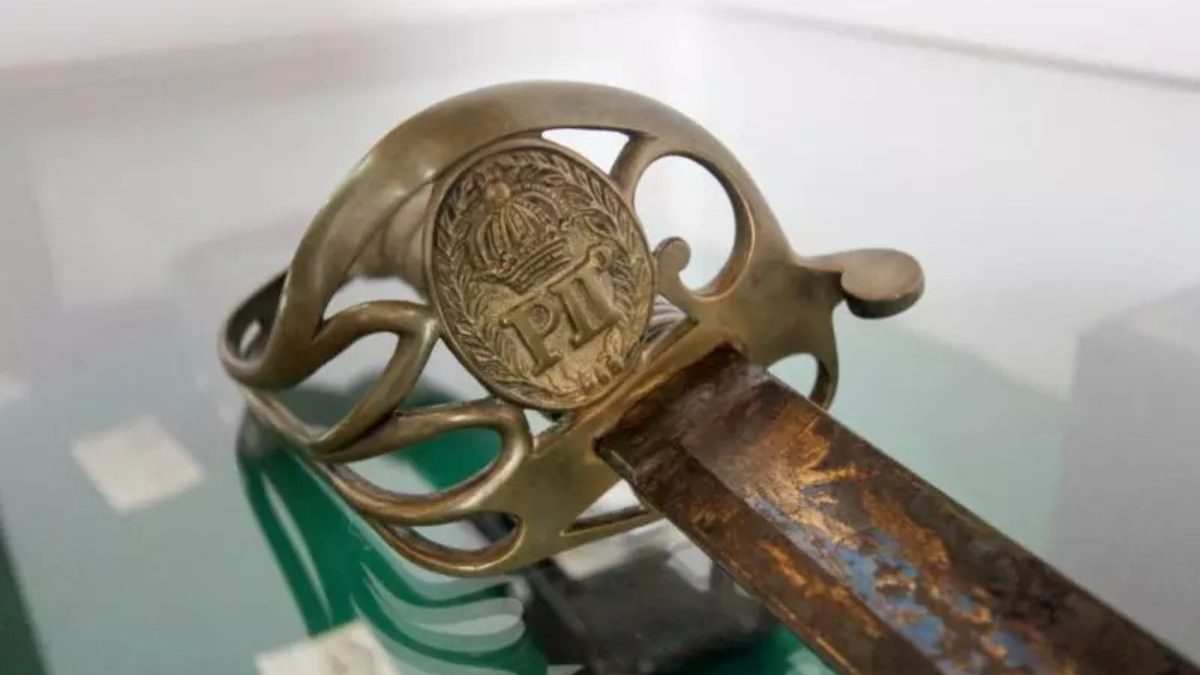 ‘Espada de Dom Pedro II’: saiba onde está a relíquia imperial presenteada à coronel