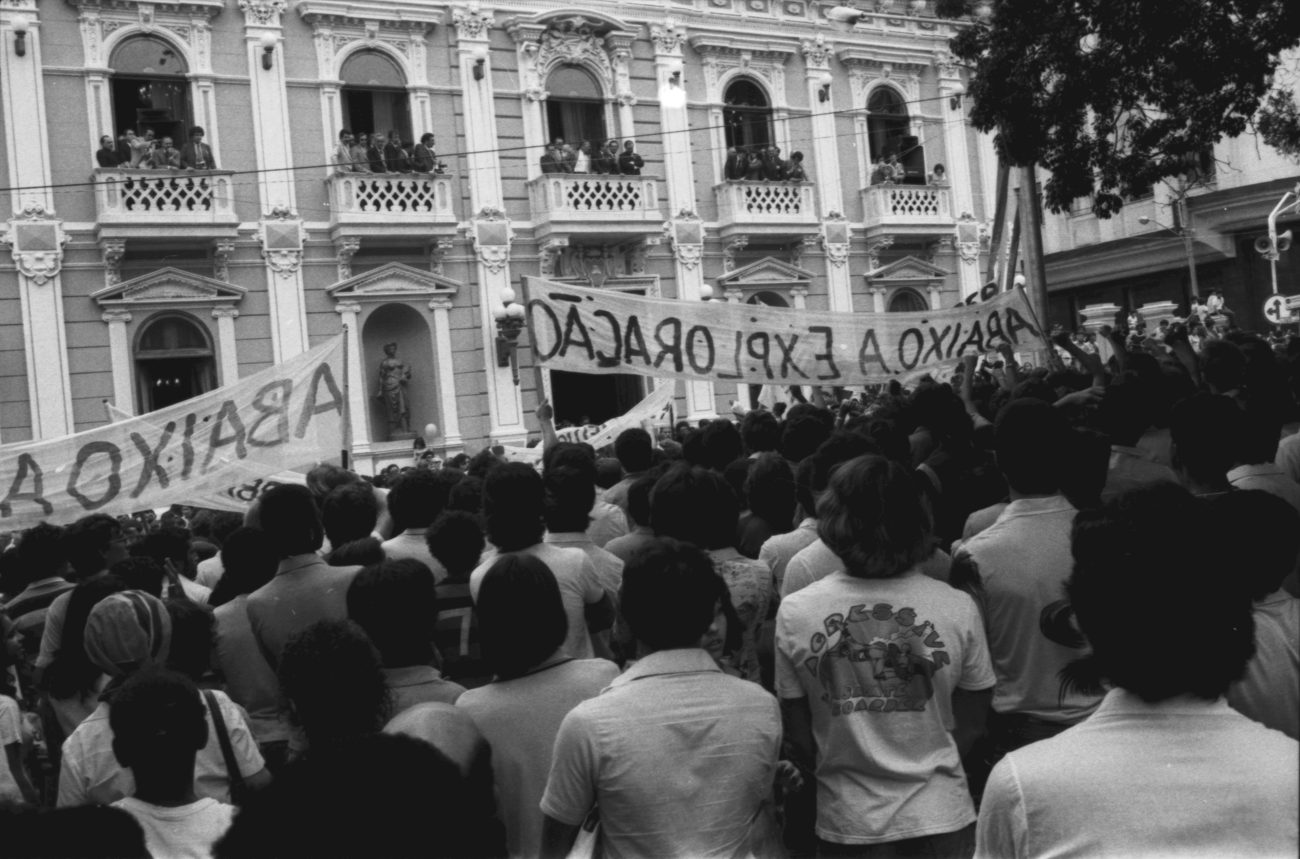 Multidão se aglomerou em protesto contra o regime militar e a presença de João FigueiredoFoto: AGECOM/UFSC/Divulgação/ND Mais