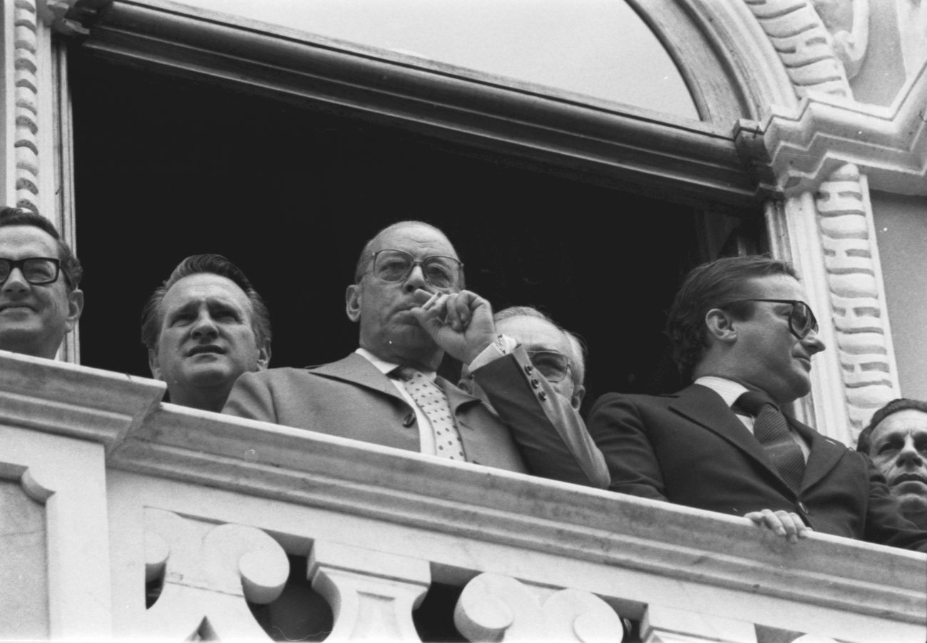 Figueiredo e Bornhausen (à dir.) na sacada do PalácioFoto: AGECOM/UFSC/Divulgação/ND Mais
