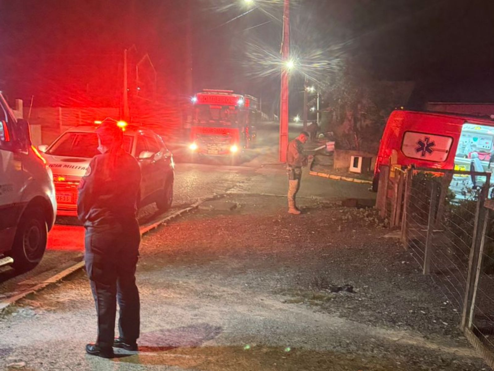 Homem mata esposa e filha de 5 anos em SC