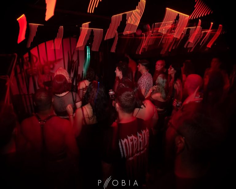 'Inferno': por dentro do 1º bar de hard techno do Brasil