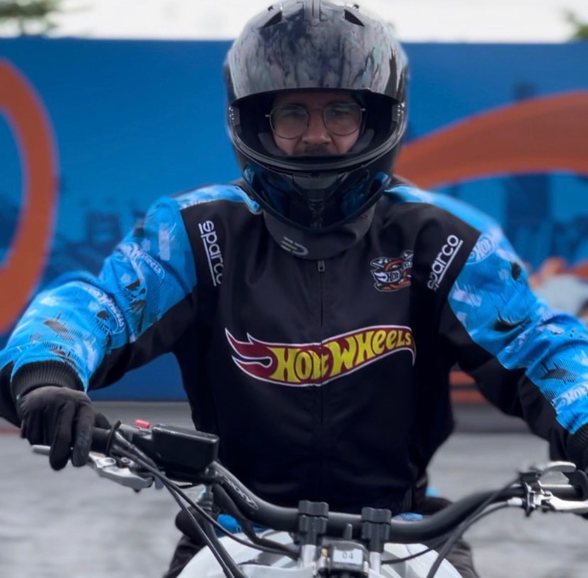 Além de piloto, ele era empresário no ramo gastronômico Foto: @lurrique_stuntrider/Instagram/Reprodução/ND Mais