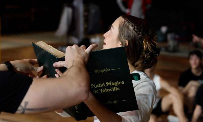 Mais de 200 artistas se reúnem em ensaios da abertura de Natal - Divulgação/Prefeitura de Joinville/ND Mais