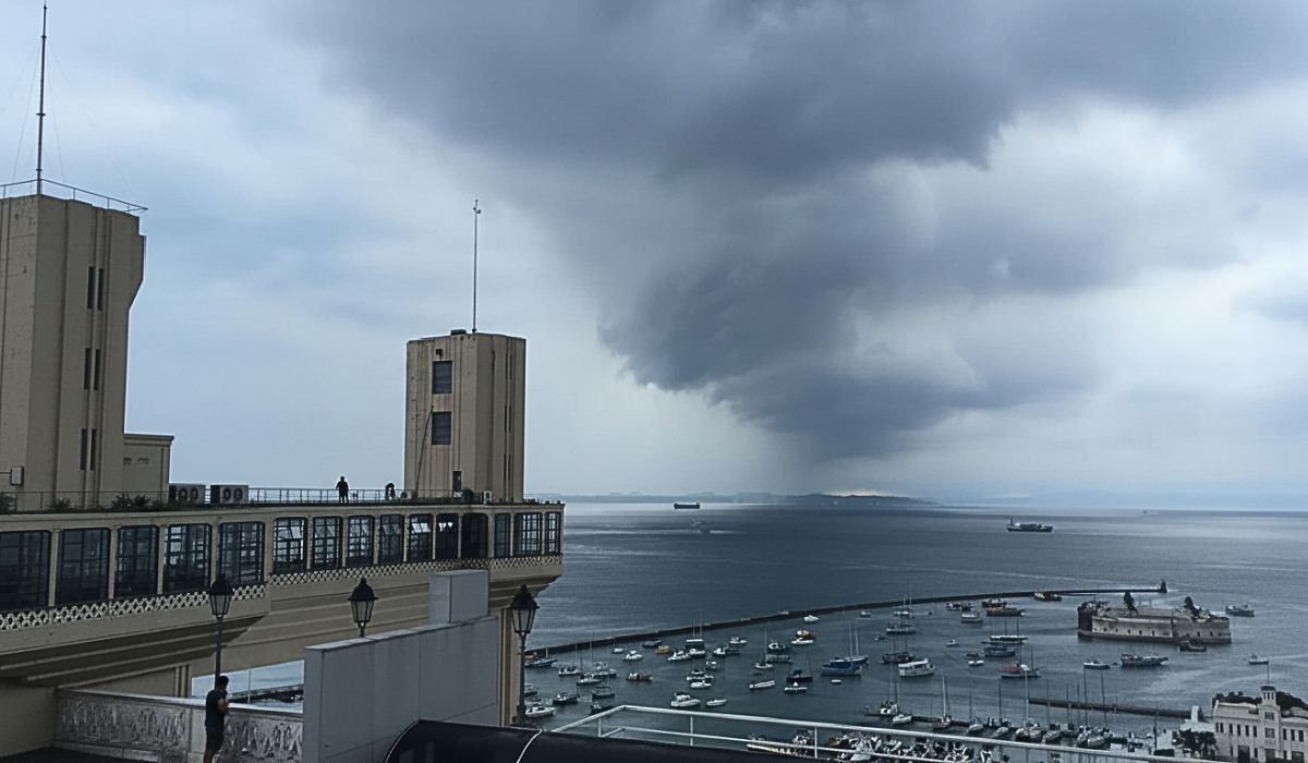 Tempestades, umidade alta e c&eacute;u fechado: como o ciclone afeta o Brasil hojeFoto: Divulga&ccedil;&atilde;o/Bahia Econ&ocirc;mica