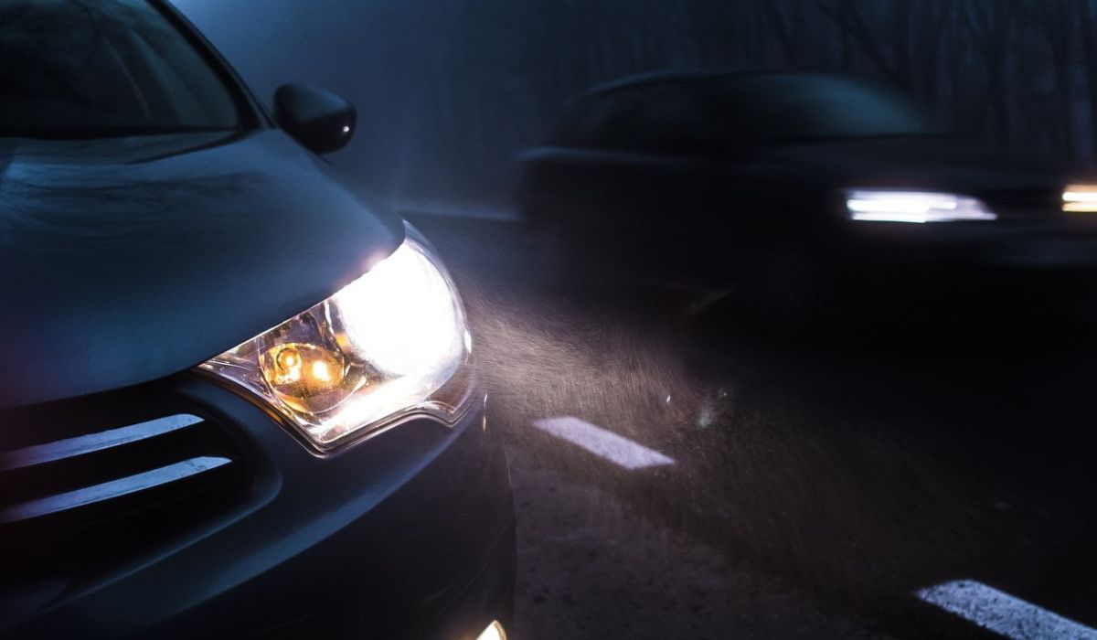 Nova Lei do Farol pega motoristas de surpresa: este erro comum agora vira multa e pontos na CNH contioutra.com - Nova Lei do Farol pega motoristas de surpresa: este erro comum agora vira multa e pontos na CNH