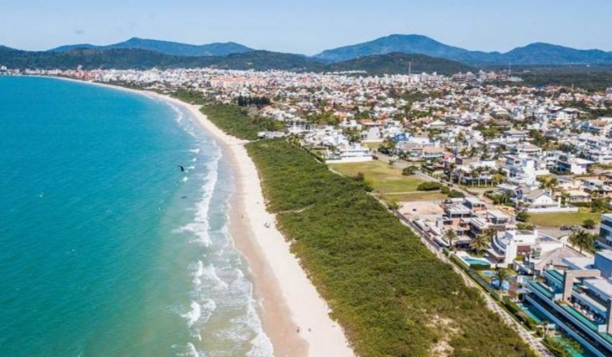 Praia de Jurerê, em Florianópolis (SC), tem ponto entre as áreas impróprias para banhoFoto: Reprodução/Viagens e Caminhos/ND