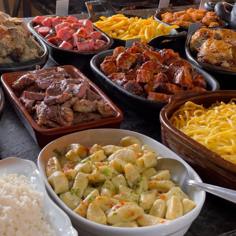 Rancho Lemke serve pratos caseiros na Rota do Enxaimel, em Pomerode - Restaurante Rancho Lemke/@restauranterancholemke/Instagram