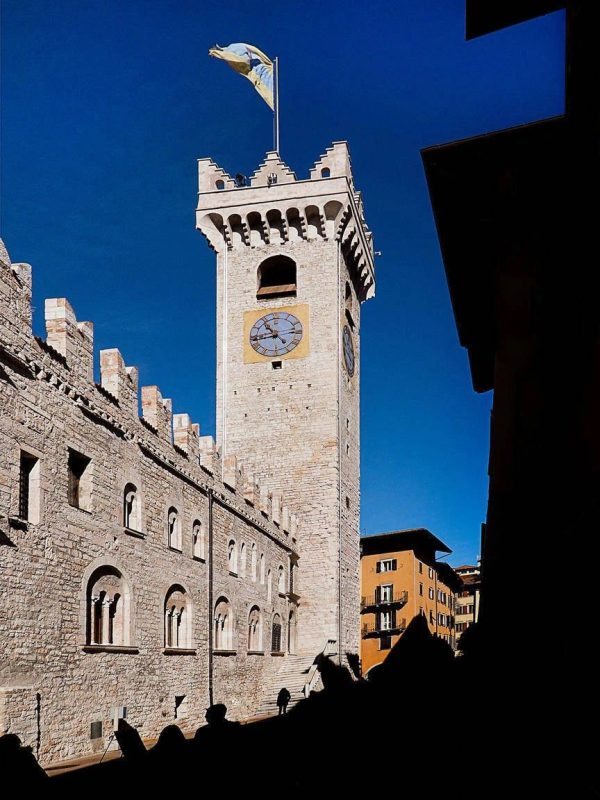 Torre civica e Palazzo Pretorio. O complexo é composto pela Torre Cívica e pelo Palácio Pretoriano, com vista para a histórica Piazza del Duomo. - Município de Trento/Reprodução/ND Mais